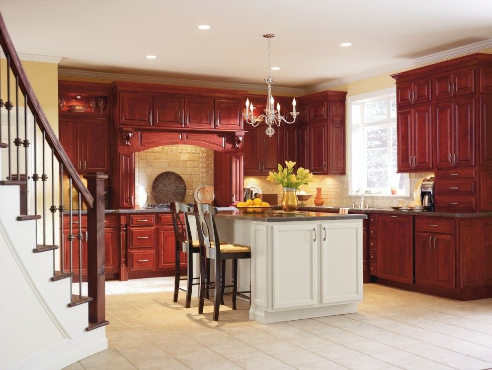 Schrock Cabinets for a  Kitchen with a Schrock and Schrock Essence Brookshire Cabinets by Masterbrand Cabinets, Inc.