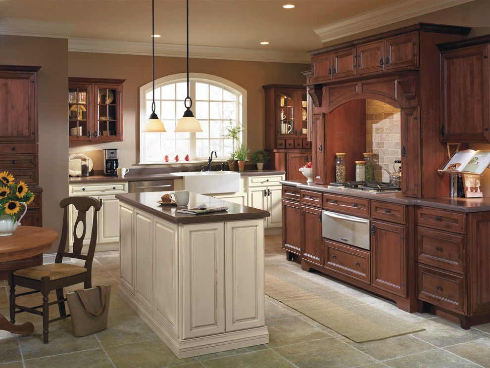 Schrock Cabinets for a Traditional Kitchen with a Traditional and Rustic Kitchen with Contrasting Finishes by Masterbrand Cabinets, Inc.