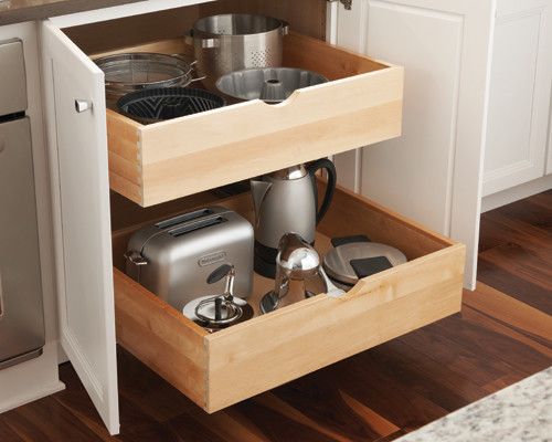 Schuler Cabinetry for a Traditional Kitchen with a Organized and Organization Done 