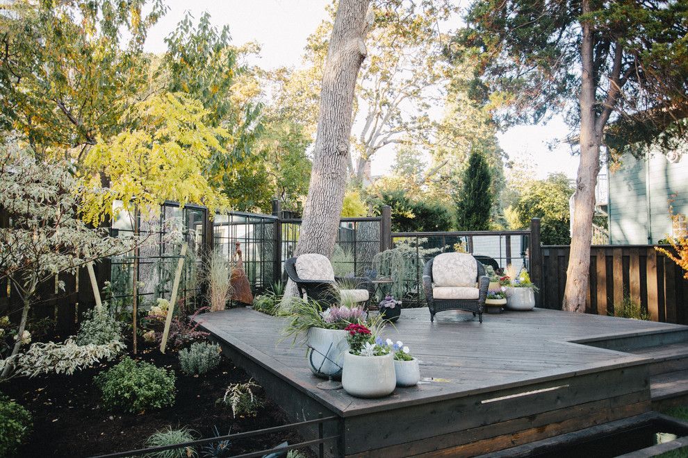 Shadowbox Fence for a Contemporary Spaces with a Contemporary and Fairfield by Aryze Development and Construction, Victoria Bc