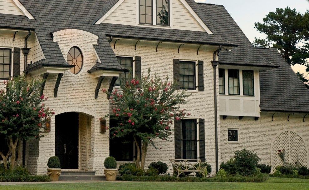 Sherwin Williams Exterior Paint Colors for a Traditional Exterior with a Lawn and Buckhead by Kemp Hall Studio