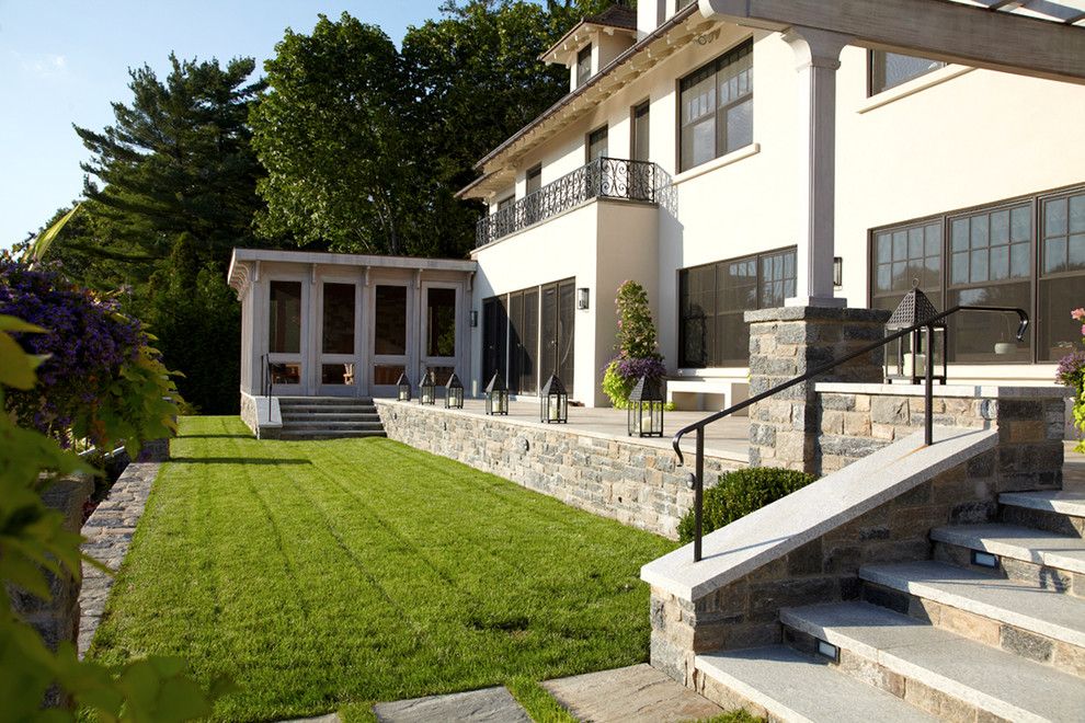 Sun Valley Bronze for a Transitional Landscape with a Balcony and Greenwich Residence by Leap Architecture