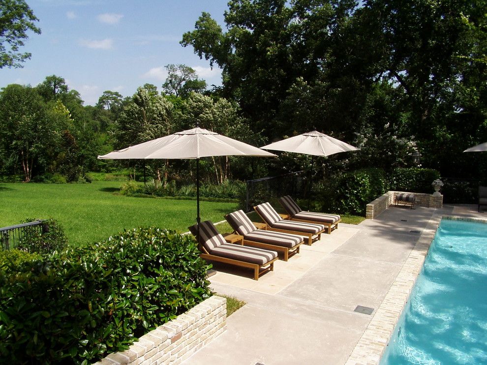 Tellepsen for a Traditional Landscape with a Lawn Steps and Buffalo Bayou Residence by Tellepsen Landscaping