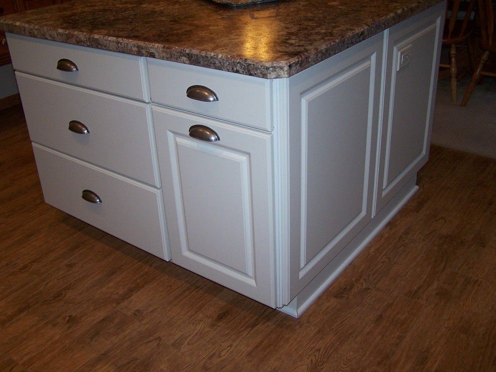 Thermofoil for a Transitional Kitchen with a Cabinetry and After  Homecrest White Thermofoil Kit, Williams Bay, Wi by the Cabinet Gallery at Dunn Lumber