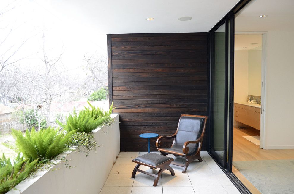 Treehouse Austin for a  Porch with a My Houzz and My Houzz: Modern Urban Oasis in Austin by Kara Mosher