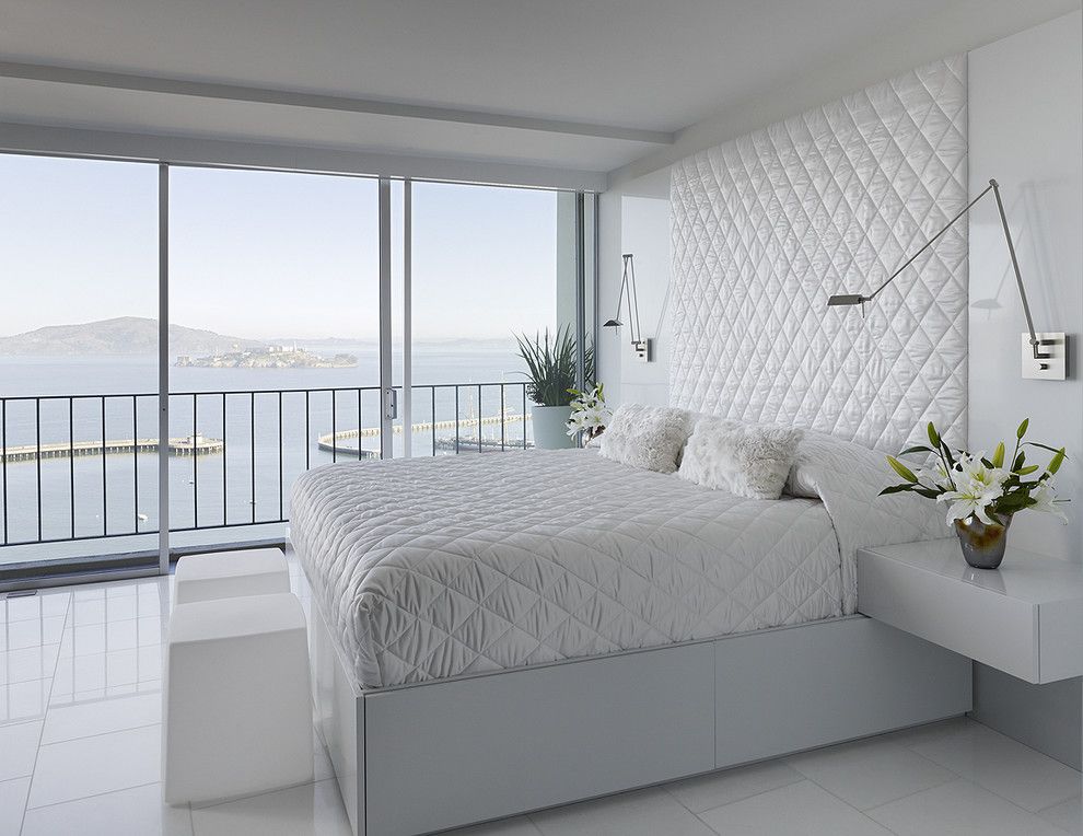 Trulia San Francisco for a Modern Bedroom with a Swing Arm Lamp and Fontana Interior by Mark English Architects, Aia