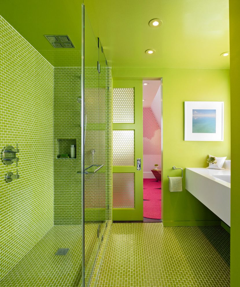 Trustile Doors for a Modern Bathroom with a Shower Niche and Fogscape / Cloudscape by Min | Day Architects