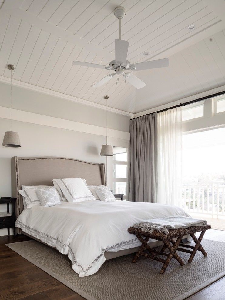 Walters Electric for a Beach Style Bedroom with a Beachfront and Tamarama Pavilion House by Walter Barda Design