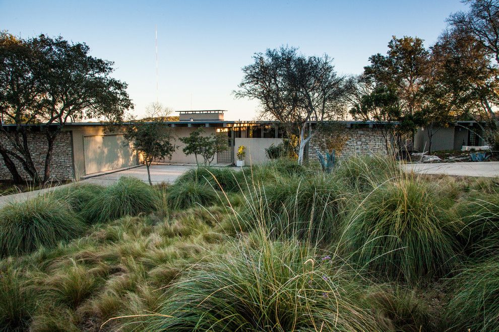 Xeriscape for a Midcentury Landscape with a Hill Country and Mid Century Modern Now by Robert Leeper Landscapes