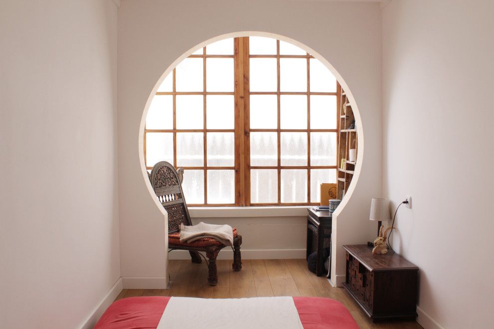 Zen Bedrooms for a Eclectic Bedroom with a Floor Mat and My Houzz: Nesh and Yossi: Tel Aviv by Esther Hershcovich