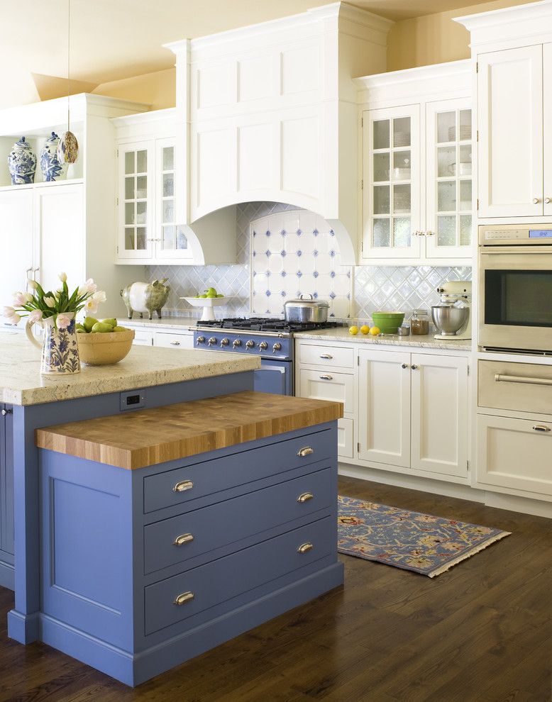 City Floral Denver for a Traditional Kitchen with a Dark Floors and Carlson by Exquisite Kitchen Design