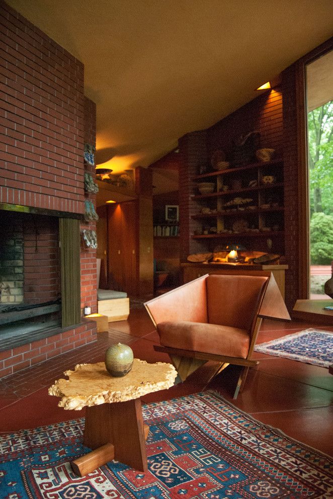 Frank Lloyd Wright Oak Park for a Modern Living Room with a Dobkins House and Houzz Tour: An Architectural Relic Thrives in the Heartland of Ohio by Adrienne Derosa