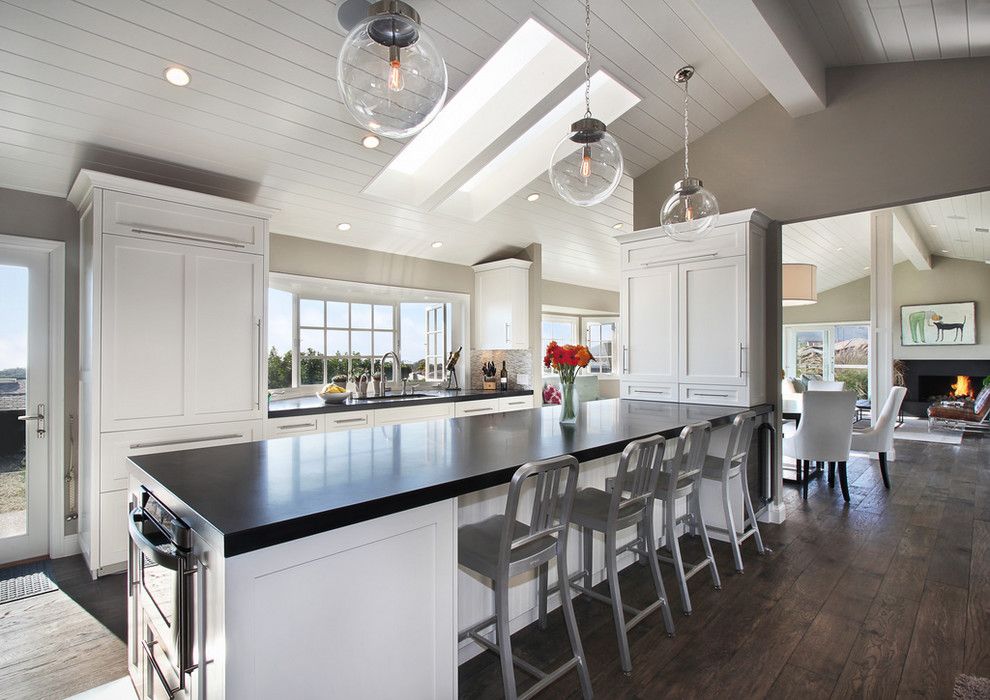 Long Island Paneling for a Transitional Kitchen with a Modern and Hykes Residence by Anders Lasater Architects