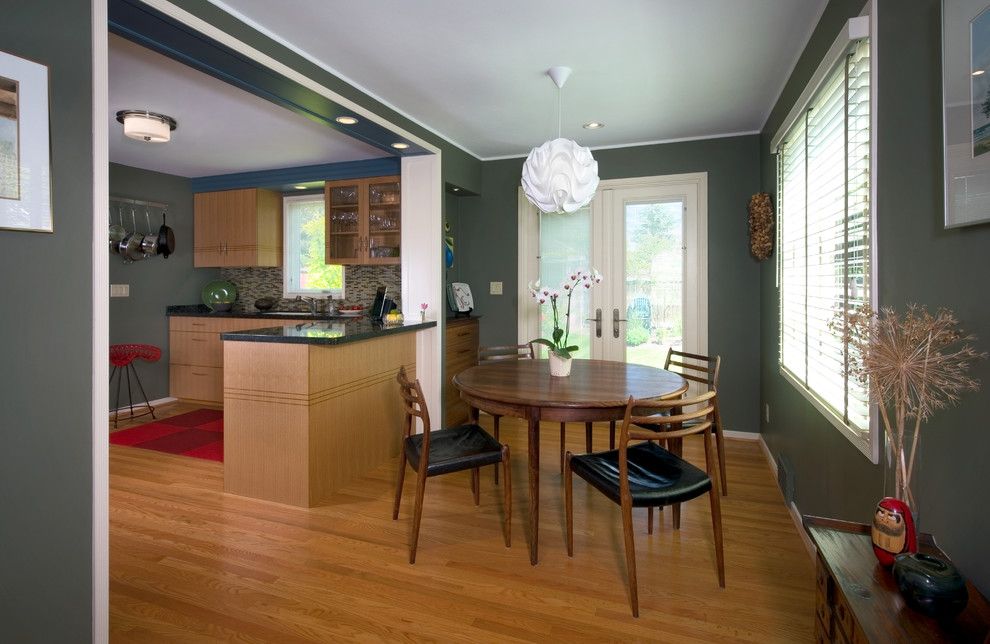 Normangee Tractor for a Contemporary Kitchen with a Breakfast Area and Crown Hill by Rom Architecture Studio