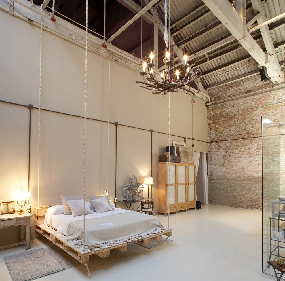 Schwing Electric for a Industrial Bedroom with a Salon and Ecochic by Barasona Diseño Y Comunicación