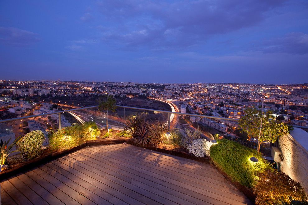 Speedy Auto Glass for a Contemporary Landscape with a Balcony and Lanfsdcape by Elad Gonen