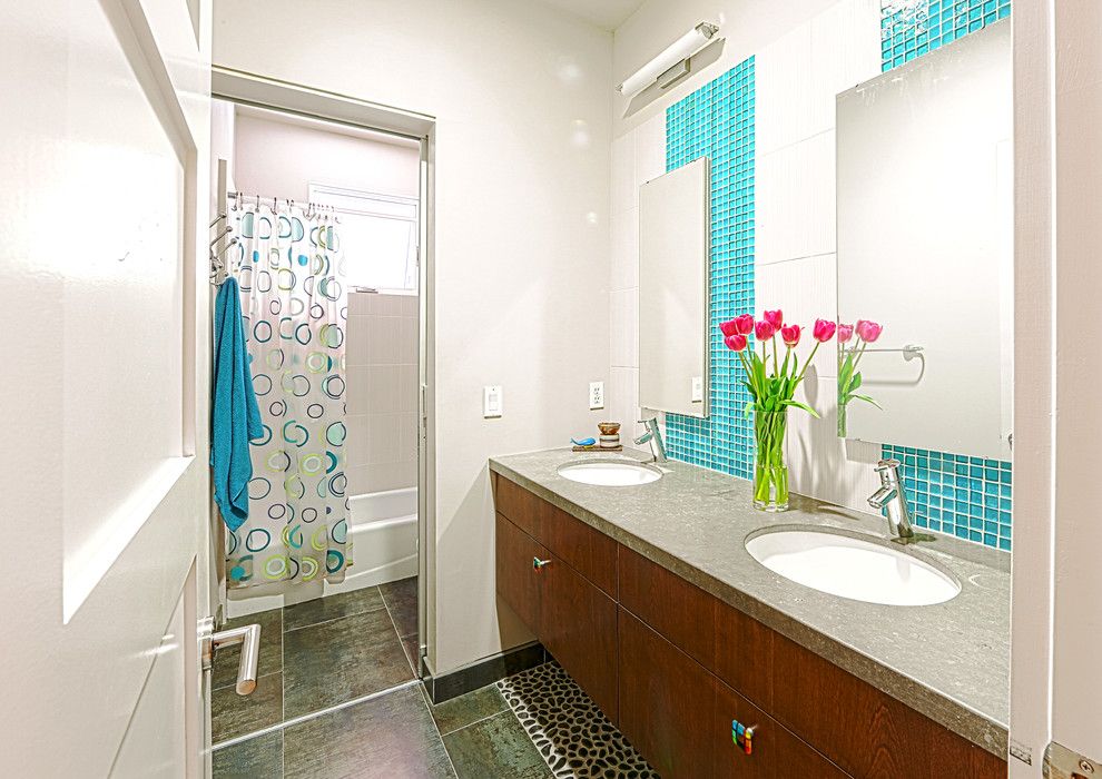 Tankless vs Tank Water Heater for a Contemporary Bathroom with a Bathroom and My Houzz: Simple Can Be Beautiful by Hoi Ning Wong