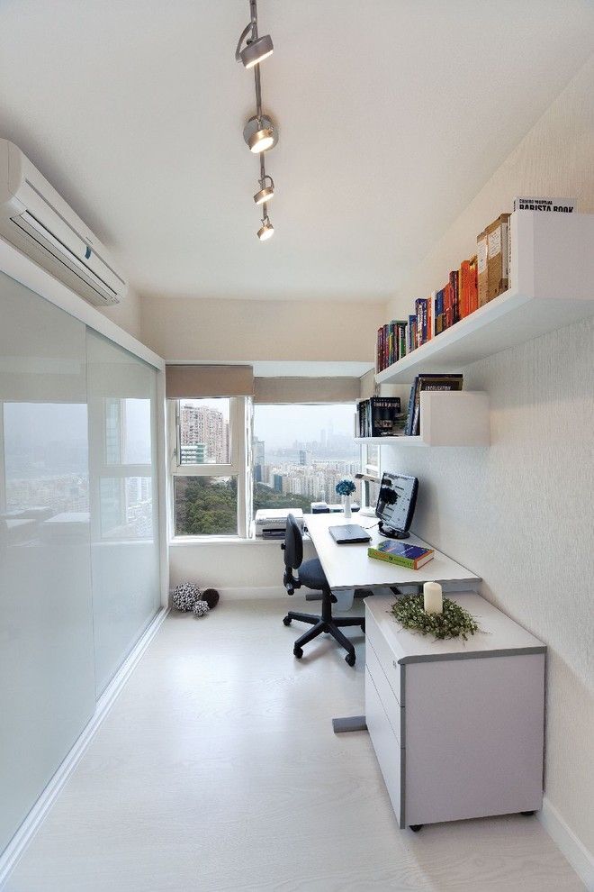 Valpo.edu for a Modern Home Office with a Frosted Glass and Pacific Palisades (Hong Kong) by S.i.d.ltd.