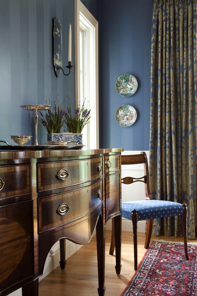 Agway Energy for a Traditional Dining Room with a Sconce and Edwina Drummond Interiors by Edwina Drummond Interiors