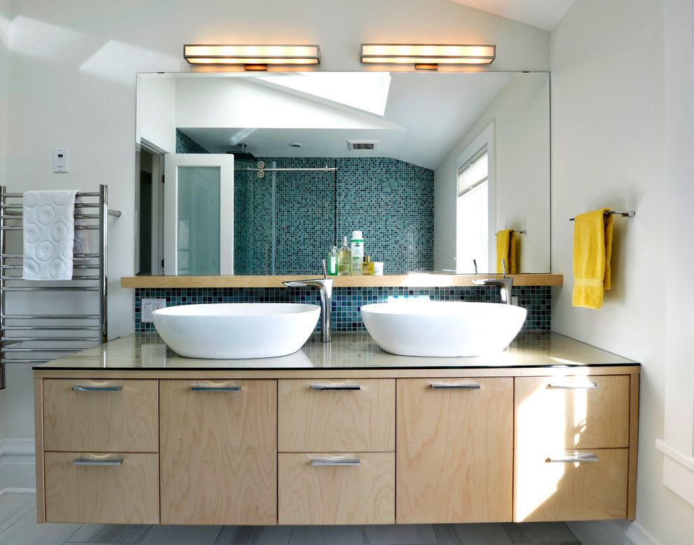 Aho Construction for a Contemporary Bathroom with a Ensuite Bathroom and House Renovation by Sandy Hill Construction Ltd.