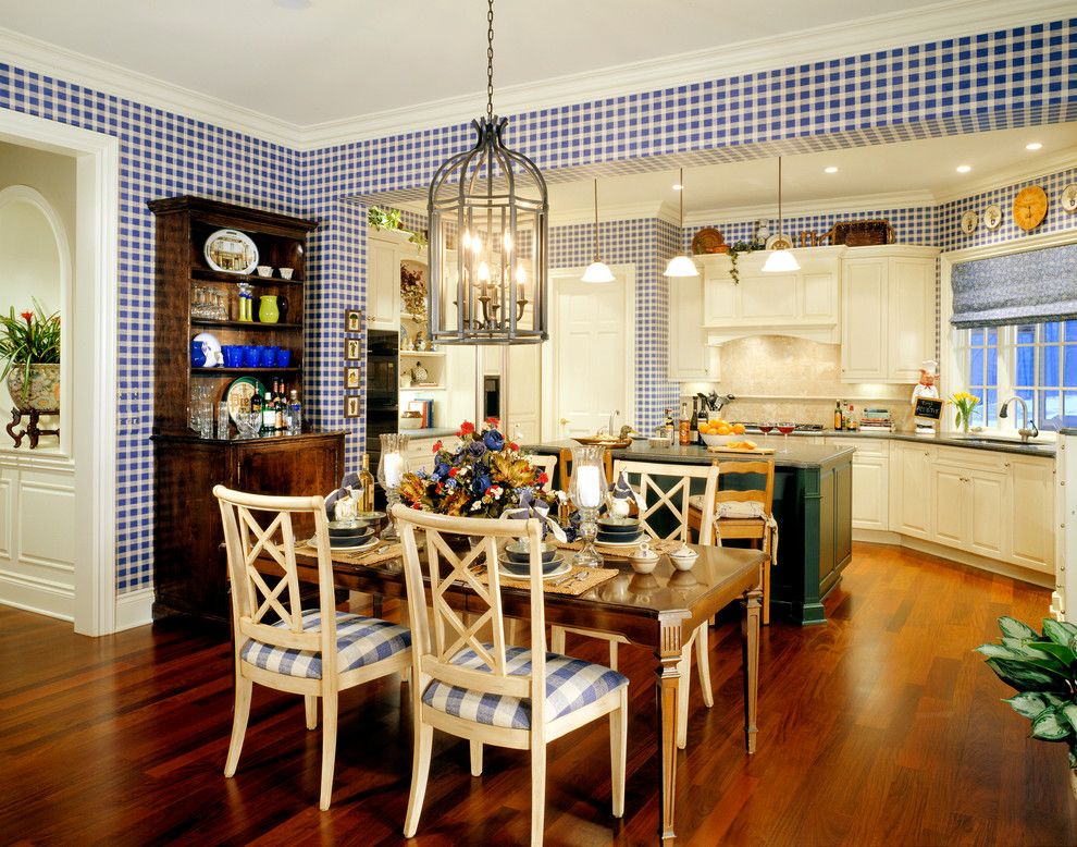 Avalon West Chelsea for a Traditional Kitchen with a Kitchen Island and Chelsea Park by Desrosiers Architects