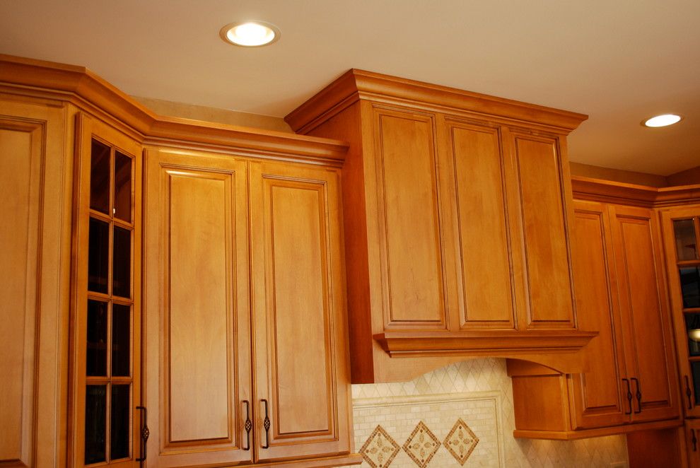 Barrington Estates for a Traditional Kitchen with a Arlington and North Barrington, Il Kitchen Remodel by Sauer Kitchen Solutions | Custom by Greenfield Cabinetry (Il•Wi•Mn) American Made