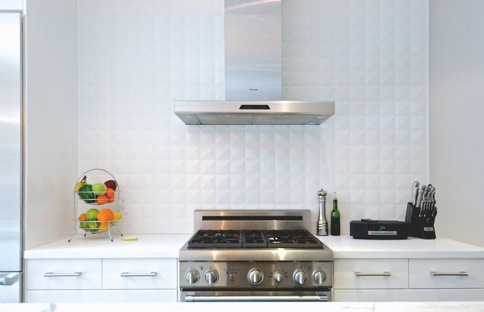 Best by Broan for a Contemporary Kitchen with a Stainless Steel Range and My Houzz: Modern Annex Renovation by Andrew Snow Photography