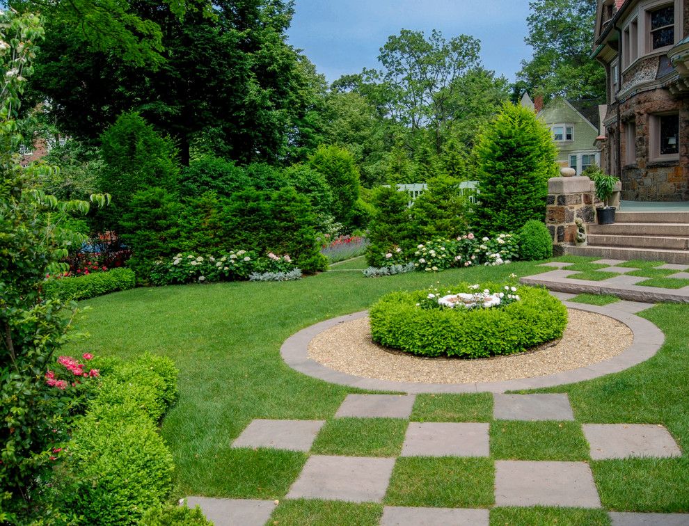 Brownstone Gardens for a Traditional Landscape with a Hydrangea and Brookline Brownstone by a Blade of Grass