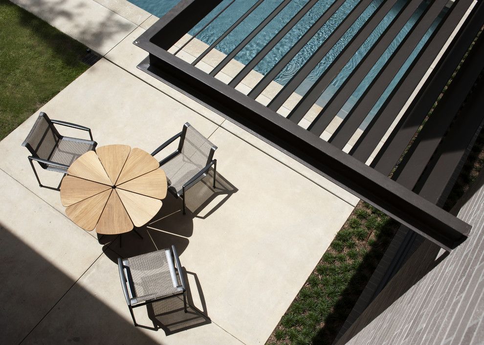 Canopy Houston for a Contemporary Patio with a Wood and Museum District House by Workshop M Architecture