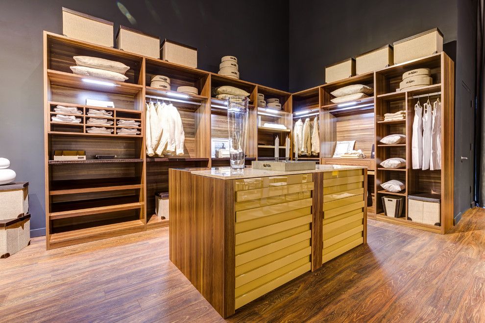 Casa Tua Miami for a Modern Closet with a Modern and Closet by Casa Gio