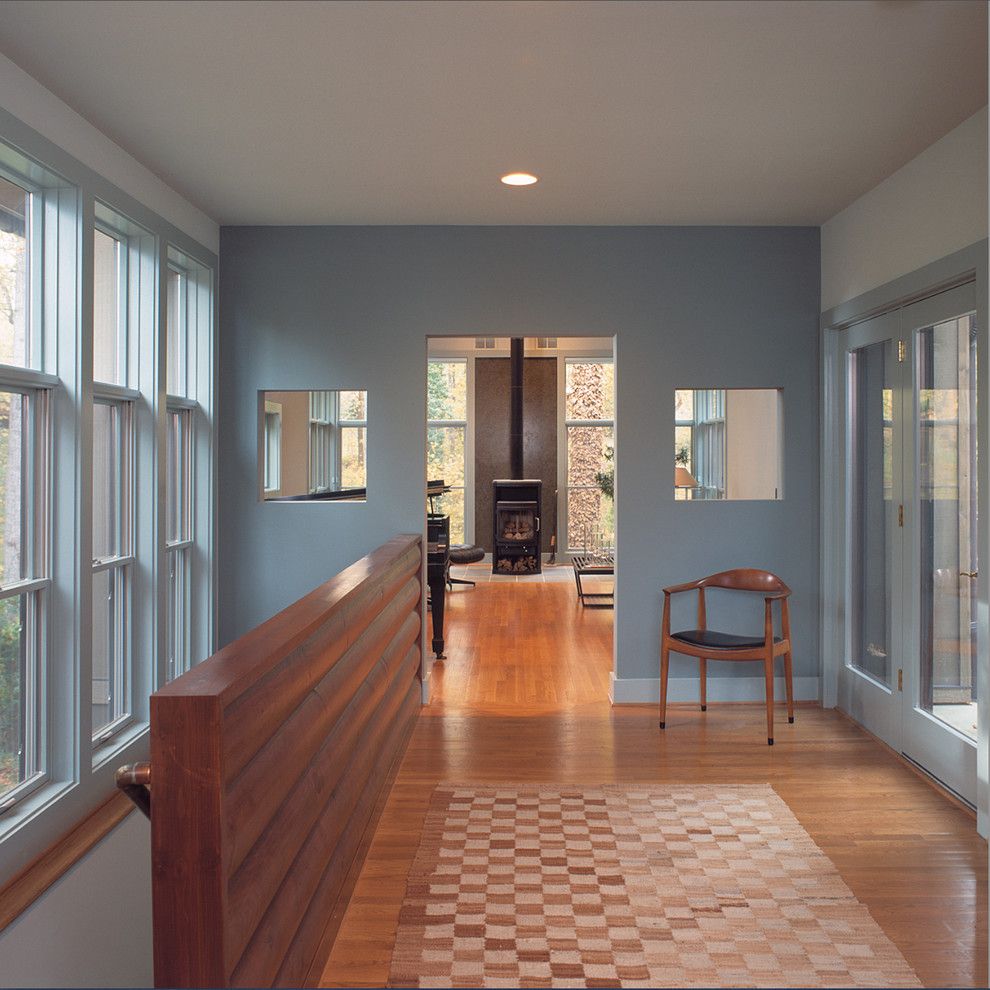 Chesapeake Landing for a Rustic Hall with a Windows and Chesapeake Cabin by Good Architecture, Pc