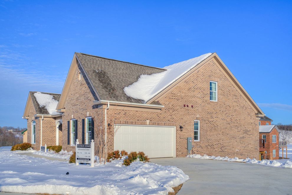 Chesapeake Landing for a Transitional Spaces with a Built in and the Chesapeake Model at Heron's Landing by Stateson Homes