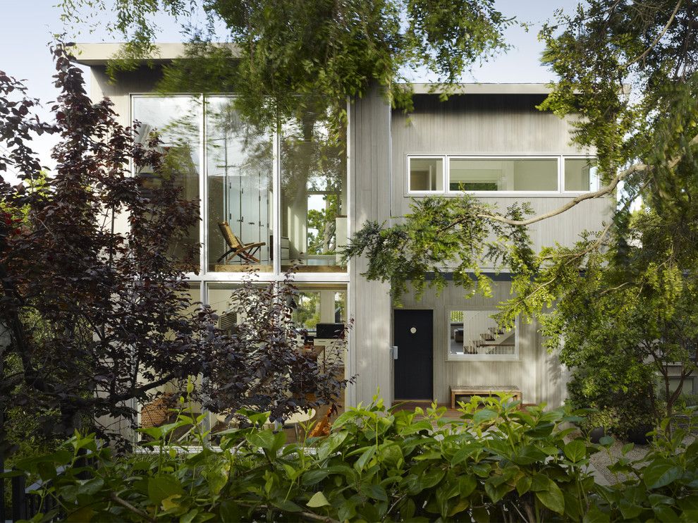 Cleaning Windows with Vinegar for a Transitional Exterior with a White Trim and Cary Bernstein Architect Potrero House by Cary Bernstein Architect