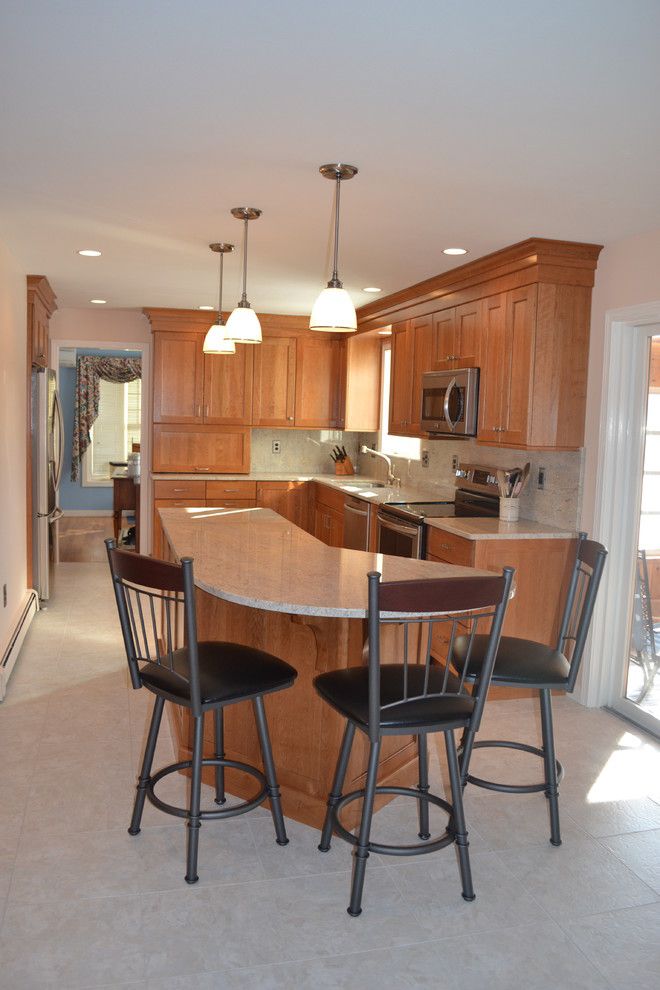 Congoleum for a Traditional Kitchen with a Granite Countertop and Farmhouse Road Kitchen, Bedford by Granite State Cabinetry