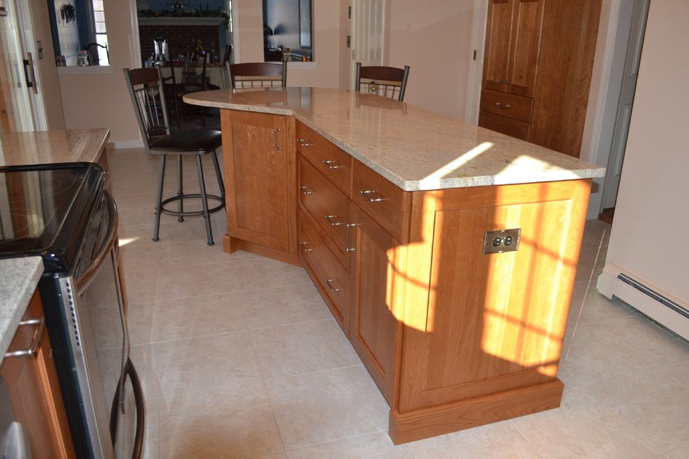 Congoleum for a Traditional Kitchen with a Island Seating and Farmhouse Road Kitchen, Bedford by Granite State Cabinetry