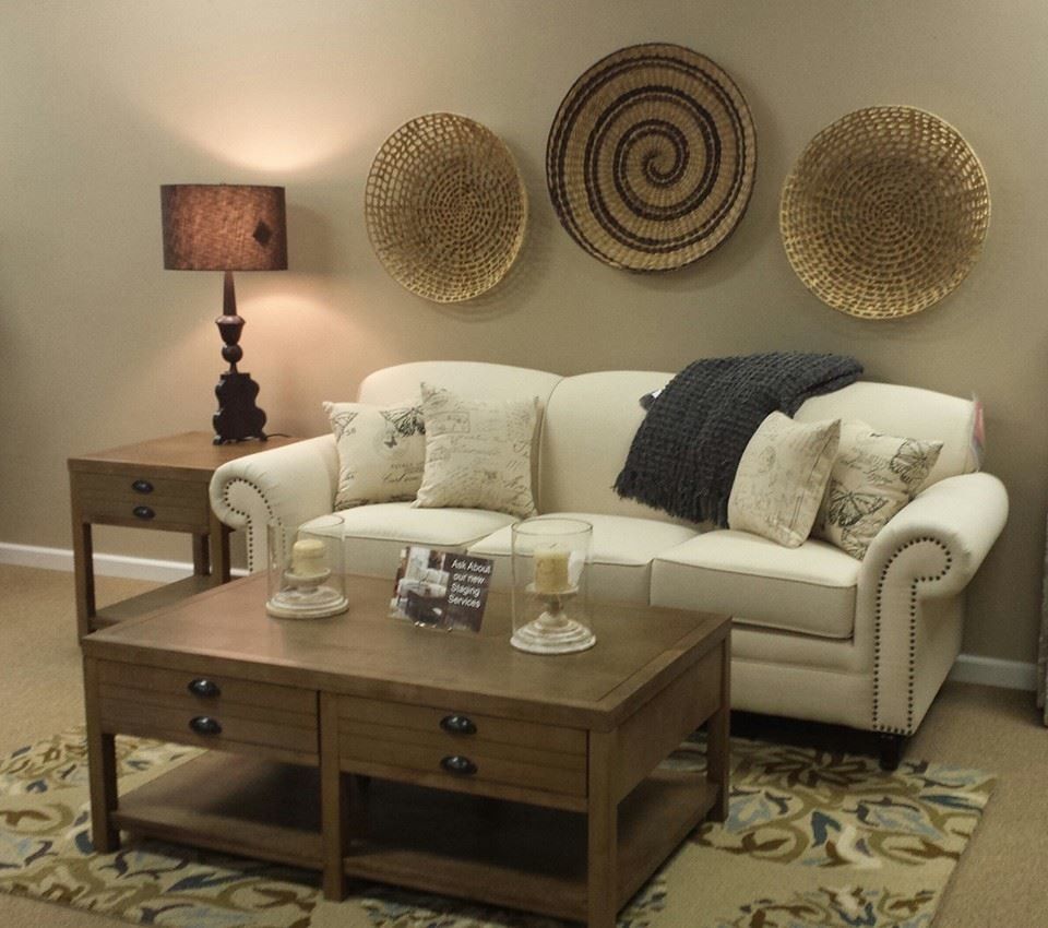 Consignment Furniture Tulsa for a Transitional Living Room with a Rug and Gallery by Savannah Furniture Consignment