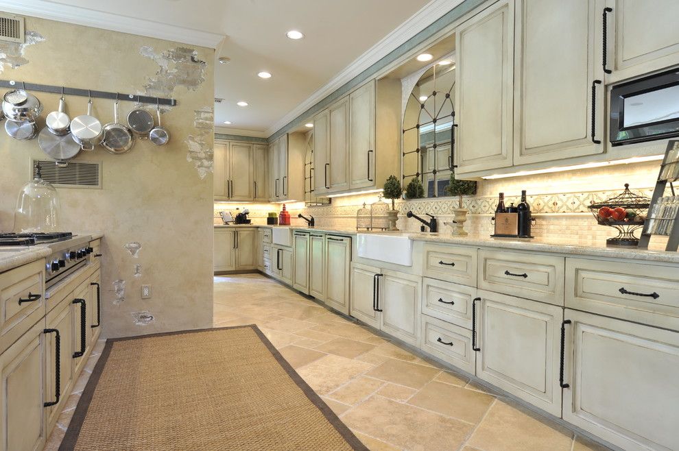 Craigslist Houston Appliances for a Traditional Kitchen with a Double Sink and Tanglewood Transitional by the Design Firm