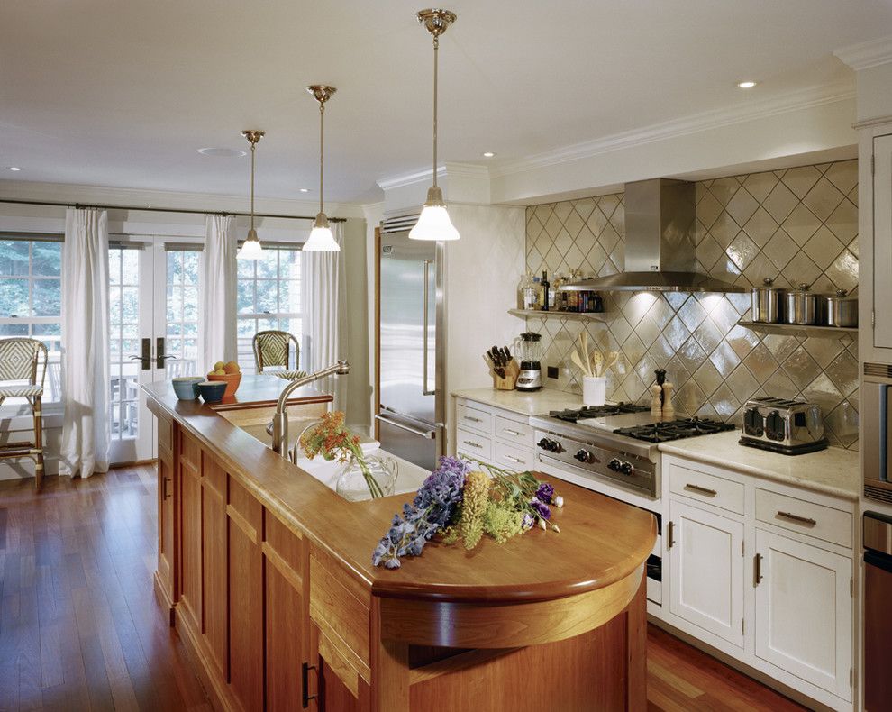 Diamond Residential Mortgage for a Farmhouse Kitchen with a Pendant Lights and Split Oaks Farm Kitchen by Lda Architecture & Interiors