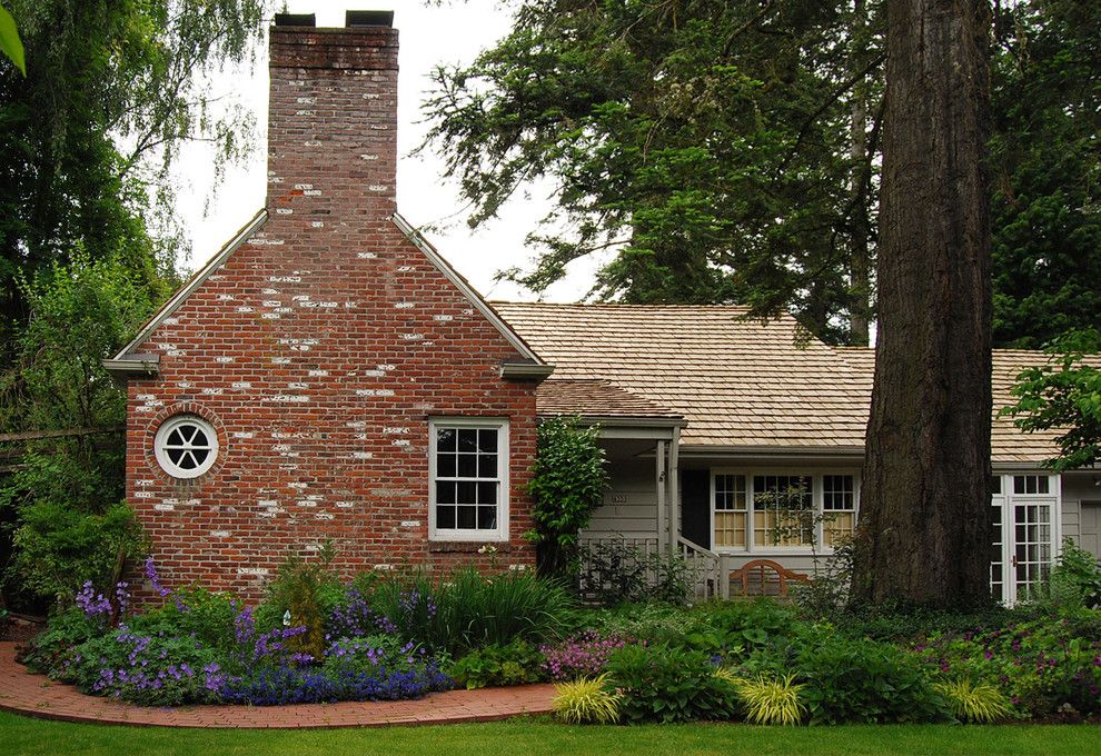 Green Thumb Ventura for a Traditional Landscape with a Porch and Cottage Garden by Samuel H. Williamson Associates