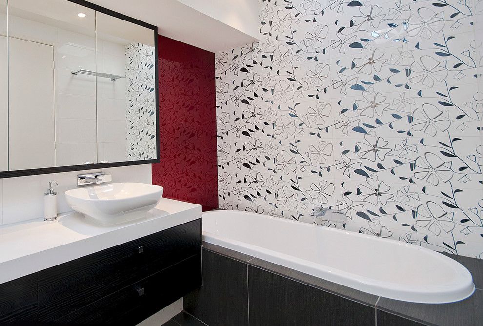 Hob Knob for a Contemporary Bathroom with a Bath Hob and Yarra Boulevard, Richmond by Key Piece