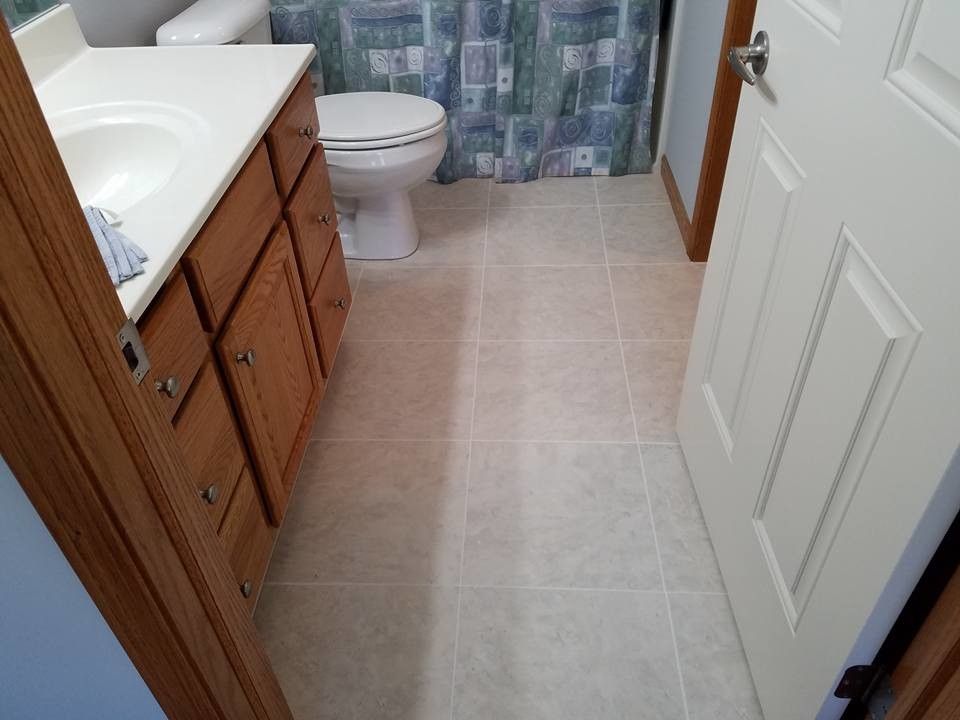 How To Install Linoleum For A Traditional Bathroom With A Illinois