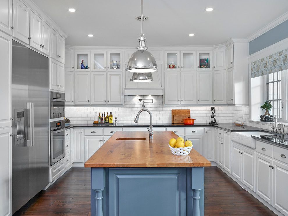 Hudson Appliance for a Traditional Kitchen with a Traditional and Prairie Federal by Effect Home Builders Ltd.