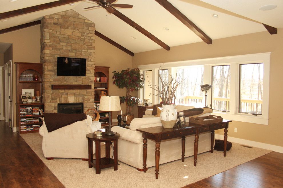 Iowa Realty Des Moines Ia for a Traditional Living Room with a White Trim and Des Moines Iowa by Bella Homes