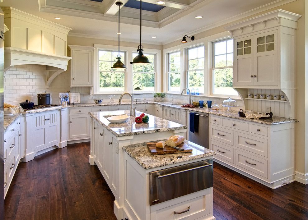 Johns Appliance for a Traditional Kitchen with a Corner Hood and Farinelli Construction Inc by Farinelli Construction, Inc.