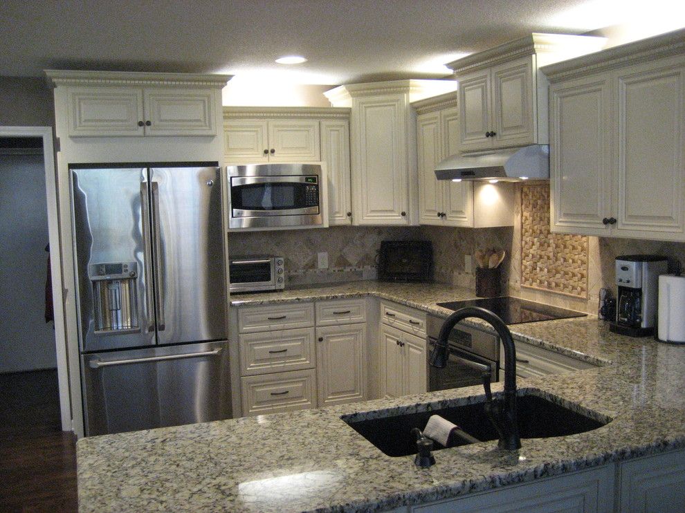 Kc Auto Paint For A Traditional Kitchen With A Cream Kitchen