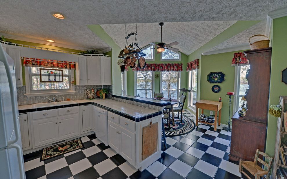 Lake Glenville Nc for a Traditional Kitchen with a Estate and Lake Hartwell Custom Homes by Envision Web