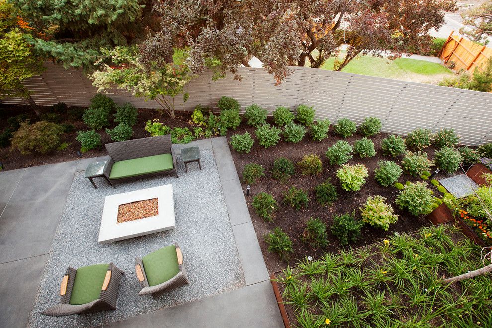 Landform for a Modern Landscape with a Modern and Quail Point Road by Landform Design Group