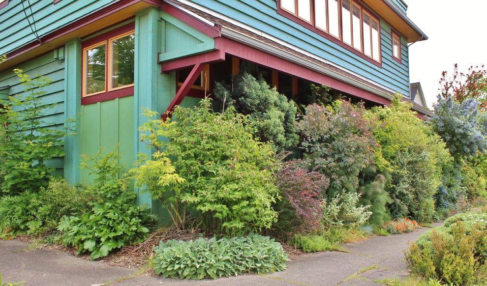 Leaf Cutter Bees for a Eclectic Landscape with a Theft Deterrants and Seattle Organic Garden by Kimberley Bryan