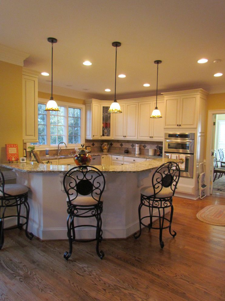 Lowes Greenwood Sc for a Traditional Kitchen with a Granite and Kraftmaid Montclair Canvas W/cocoa   Kocourek by Lowes of Indian Land, Sc