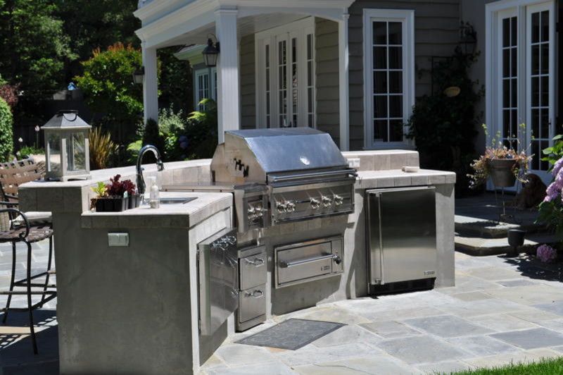 Marbeck Appliance for a Traditional Patio with a Barbecue and Back Yard Elements by Alliance Construction